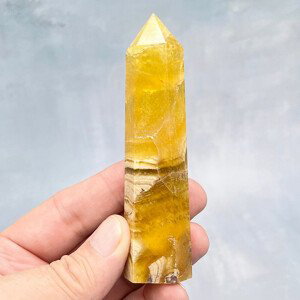 Fluorit žlutý obelisk Čína 1 - 10,9 cm