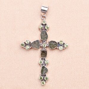 Vltavín a olivín přívěsek kříž stříbro Ag 925 LOT6 - 5,2 cm, 7,9 g