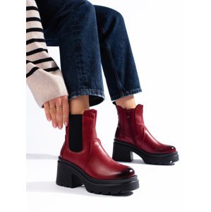 Designové červené dámské  kotníčkové boty na plochém podpatku