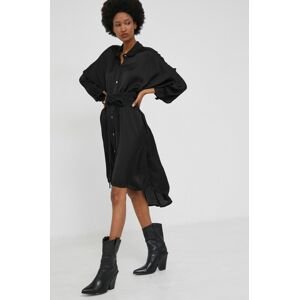 Šaty s hedvábím Answear Lab černá barva, mini, oversize
