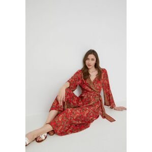 Hedvábné šaty Answear Lab červená barva, maxi