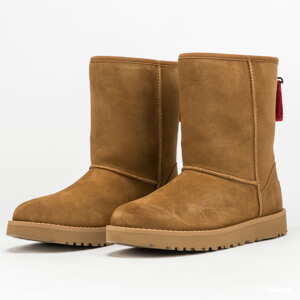 Dámské zimní boty UGG W Classic Short Logo Zip chestnut