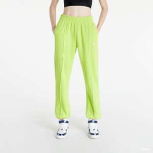 Tepláky Nike Sportswear Pants zelené