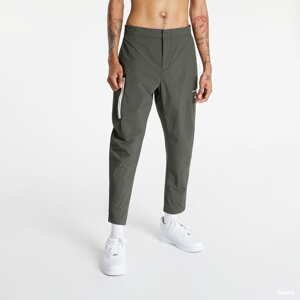 Kalhoty Nike Sportswear Style Essentials Men's Utility Pants Green