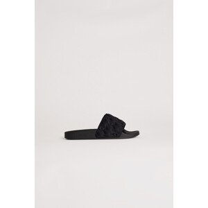 Pantofle karl lagerfeld kondo m'gram padded slide černá 38