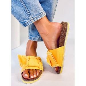 Dámské módní pantofle s korkovou podrážkou ve žluté barvě