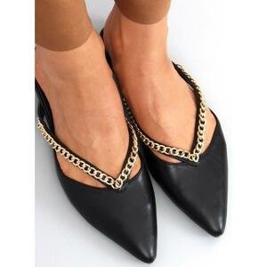Černé kožené špičaté pantofle se zlatým řetízkem pro dámy