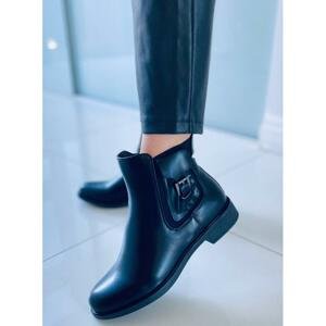 Černé dámské boty na podzim