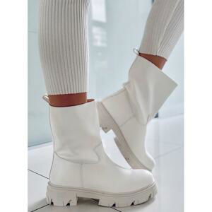Bílé dámské boty na podzim
