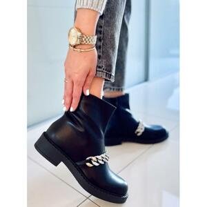 Černé dámské boty s řetízkem