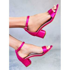 Růžové saténové sandály na nízkém podpatku
