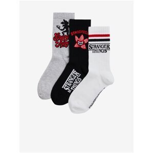 Sada tří párů dětských ponožek v bílé, černé a šedé barvě s motivem Marks & Spencer Stranger Things™