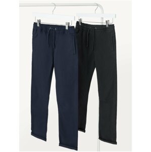 Sada dvou klučičích kalhot v tmavě modré a černé barvě Marks & Spencer
