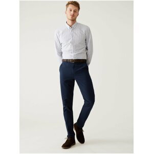 Tmavě modré pánské slim fit chino kalhoty s páskem Marks & Spencer
