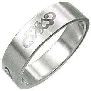 Ocelový prsten se srdíčkovým ornamentnem - Velikost: 56
