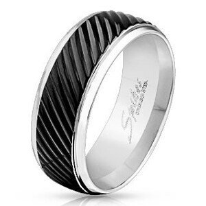 Prsten z oceli 316L stříbrné barvy, černý pás se šikmými zářezy, 8 mm - Velikost: 59
