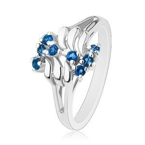 Lesklý prsten, stříbrný odstín, vlnky, kulaté blýskavé zirkony, cik-cak vzor - Velikost: 52, Barva: Světlemodrá