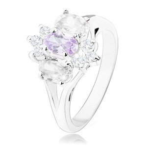 Prsten ve stříbrném odstínu s rozdělenými rameny, fialovo-čirý květ - Velikost: 57