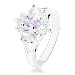 Prsten ve stříbrném odstínu s rozdělenými rameny, fialovo-čirý květ - Velikost: 59