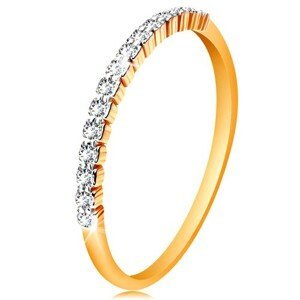 Zlatý 14K prsten - pás třpytivých čirých zirkonků, lesklá ramena - Velikost: 58