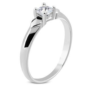 Lesklý prsten z oceli - dvě srdíčka, třpytivý zirkon čiré barvy v kotlíku - Velikost: 53