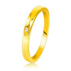 Prsten ze žlutého 375 zlata - jemně zkosená ramena, čirý zirkon - Velikost: 52