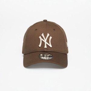 New Era New York Yankees League Essential 9Forty Adjustable Cap Brown