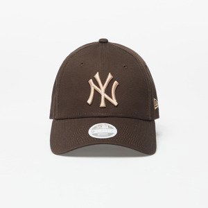 New Era New York Yankees Womens League Essential 9FORTY Adjustable Cap Brown Suede/ Camel