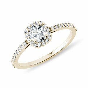 Diamantový zásnubní prsten halo ve žlutém zlatě KLENOTA