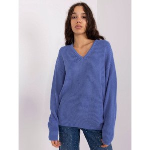 MODRÝ OVERSIZE SVETR S VÝSTŘIHEM BA-SW-8029.76-DARK BLUE Velikost: ONE SIZE