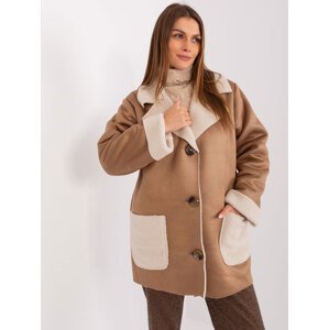 Hnědý teplý kabát s kapsami -LK-KR-509454-1.96P-camel Velikost: S/M