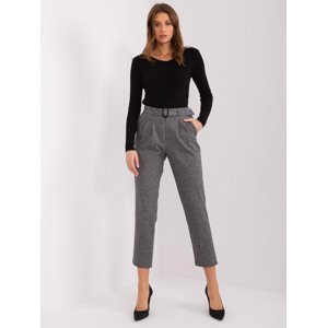 TMAVĚ ŠEDÉ SPOLEČENSKÉ KALHOTY S PÁSKEM -LK-SP-509477.78-DARK GREY Velikost: M