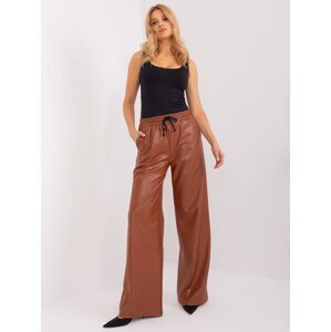 Hnědé zvonové koženkové kalhoty -LK-SP-509453.47-light brown Velikost: S/M