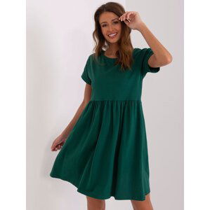 TMAVĚ ZELENÉ ŠATY DITA S KRÁTKÝM RUKÁVEM RV-SK-5672.03P-DARK GREEN Velikost: M