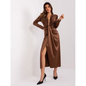 HNĚDÉ VEČERNÍ LESKLÉ ŠATY LK-SK-509486.05X-BROWN Velikost: ONE SIZE