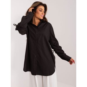 ČERNÁ DELŠÍ OVERSIZE KOŠILE -LK-KS-509529.13-BLACK Velikost: L/XL