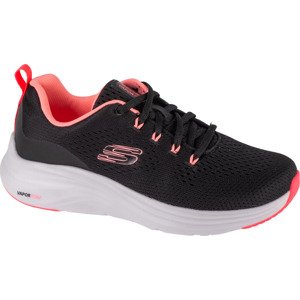 ČERNÉ DÁMSKÉ TENISKY SKECHERS VAPOR FOAM - FRESH TREND S KORÁLOVÝMI DETAILY 150024-BKPK Velikost: 36