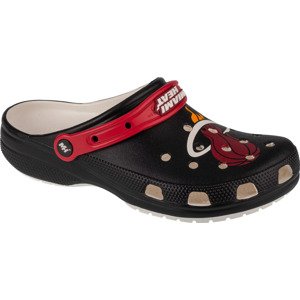 ČERNÉ PÁNSKÉ NAZOUVÁKY CROCS CLASSIC NBA MIAMI HEATS CLOG 208861-001 Velikost: 45/46