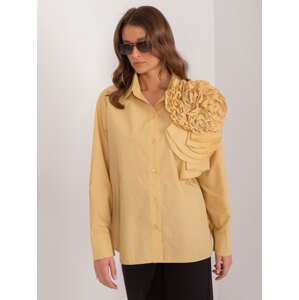 TMAVĚ ŽLUTÁ BAVLNĚNÁ KOŠILE S KVĚTINOU LK-KS-509612.28-DARK YELLOW Velikost: S/M