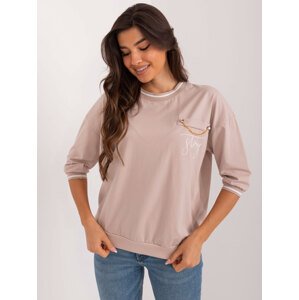 BÉŽOVÉ TRIČKO S OZDOBNÝM ŘETÍZKEM -RV-BZ-9443.42-BEIGE Velikost: ONE SIZE