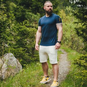 Smetanové pánské sportovní kraťasy Velikost: XL