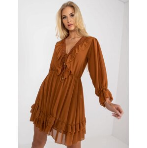 KARAMELOVÉ VOLÁNKOVÉ ŠATY WINONA -TW-SK-BI-0761.92-BROWN Velikost: ONE SIZE