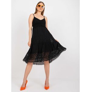 Černé letní šaty s krajkou -TW-SK-BI-82345.19P-black Velikost: M