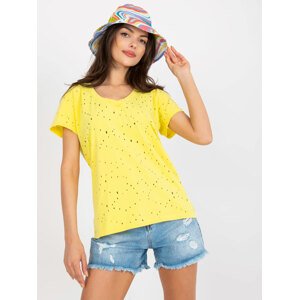 ŽLUTÉ TRIČKO S EFEKTNÍM DĚROVÁNÍM -FA-TS-6967.77P-YELLOW Velikost: ONE SIZE