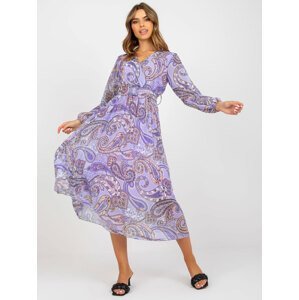 Světle fialové vzorované šaty s opaskem a plisovanou sukní -DHJ-SK-11389-2.52P-violet Velikost: ONE SIZE