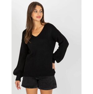 ČERNÝ SVETR S EFEKTNÍMI ZÁDY -TW-SW-BI-3017.54-BLACK Velikost: ONE SIZE