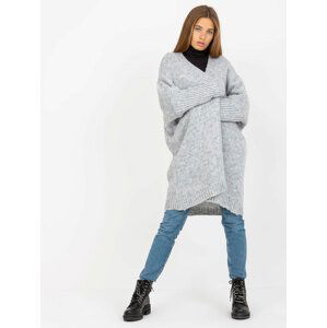 ŠEDÝ KARDIGAN S NÁPISEM NA ZÁDECH -TW-SW-BI-M2201.87-GREY Velikost: ONE SIZE