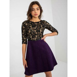 TMAVĚ FIALOVÉ ŠATY S KRAJKOVÝM TOPEM -LK-SK-506582.04P-DARK PURPLE Velikost: 36