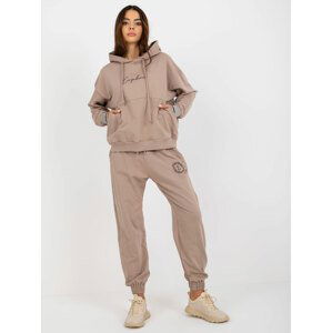 TMAVĚ BÉŽOVÁ TEPLÁKOVÁ SOUPRAVA S KAPUCÍ -RV-KMPL-8284.37P-DARK BEIGE Velikost: L/XL