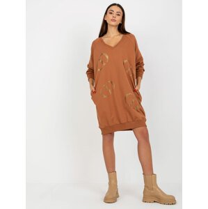 HNĚDÉ ŠATY S KAMÍNKOVÝMI APLIKACEMI -VI-BL-201.26X-BROWN Velikost: ONE SIZE